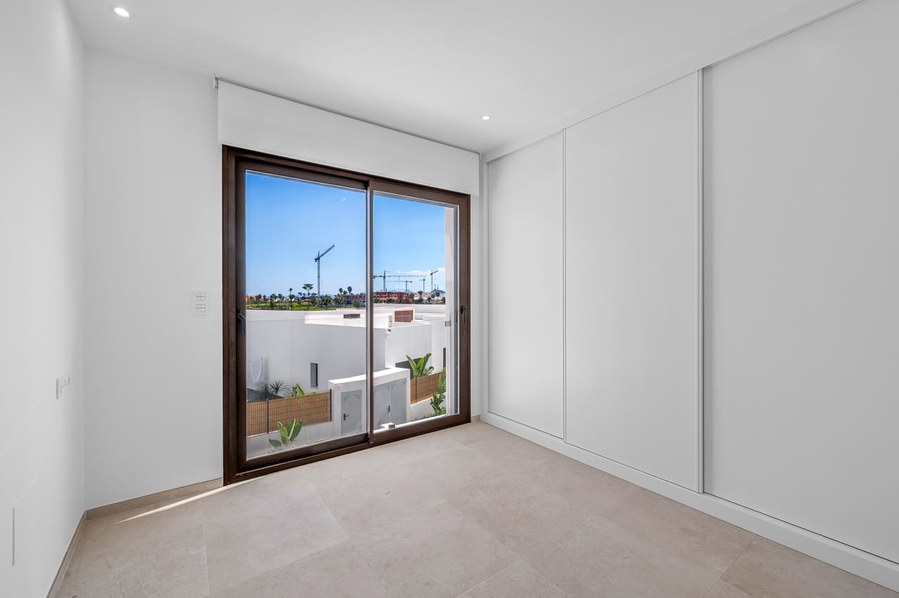 Apartamento de 2 habitaciones en Los Alcázares en venta con piscina garaje - 335.000 € (Ref: 10184166)