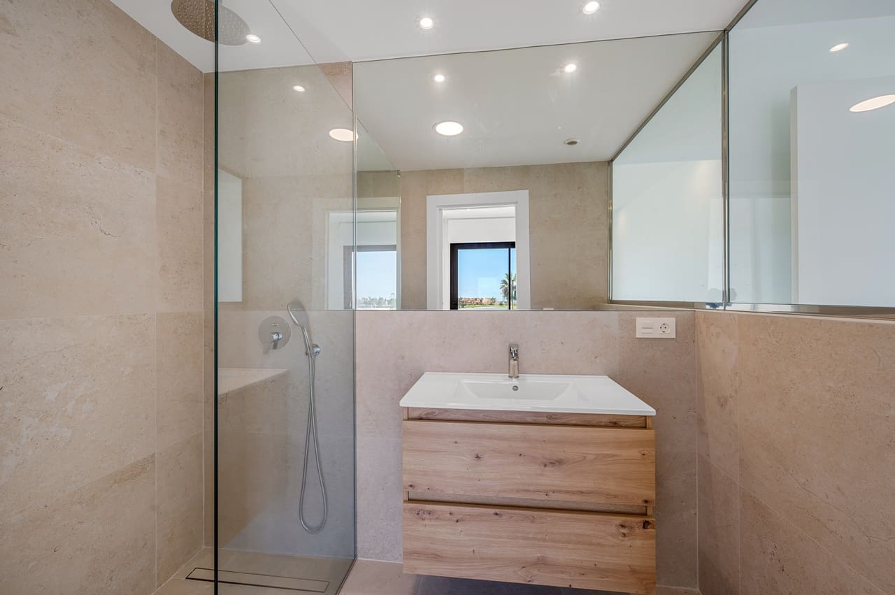 Apartamento de 2 habitaciones en Los Alcázares en venta con piscina garaje - 335.000 € (Ref: 10184166)