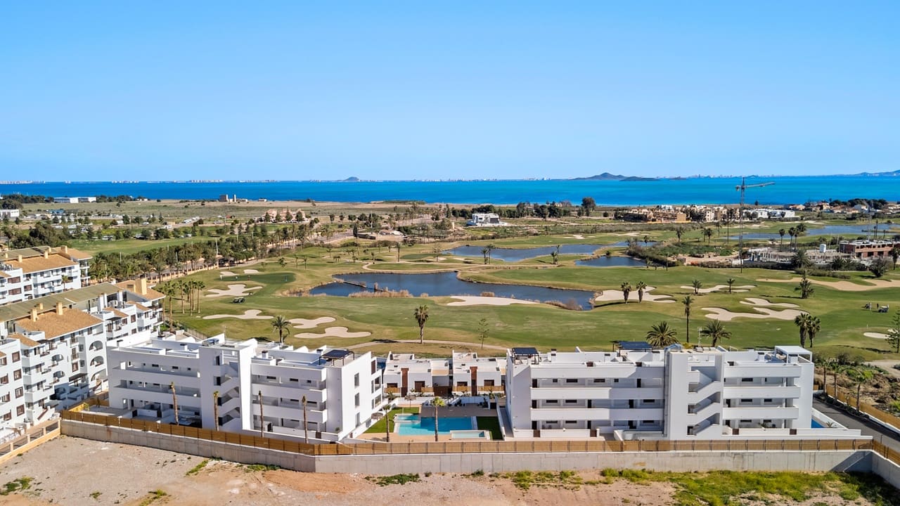 Apartamento de 2 habitaciones en Los Alcázares en venta con piscina garaje - 335.000 € (Ref: 10184166)