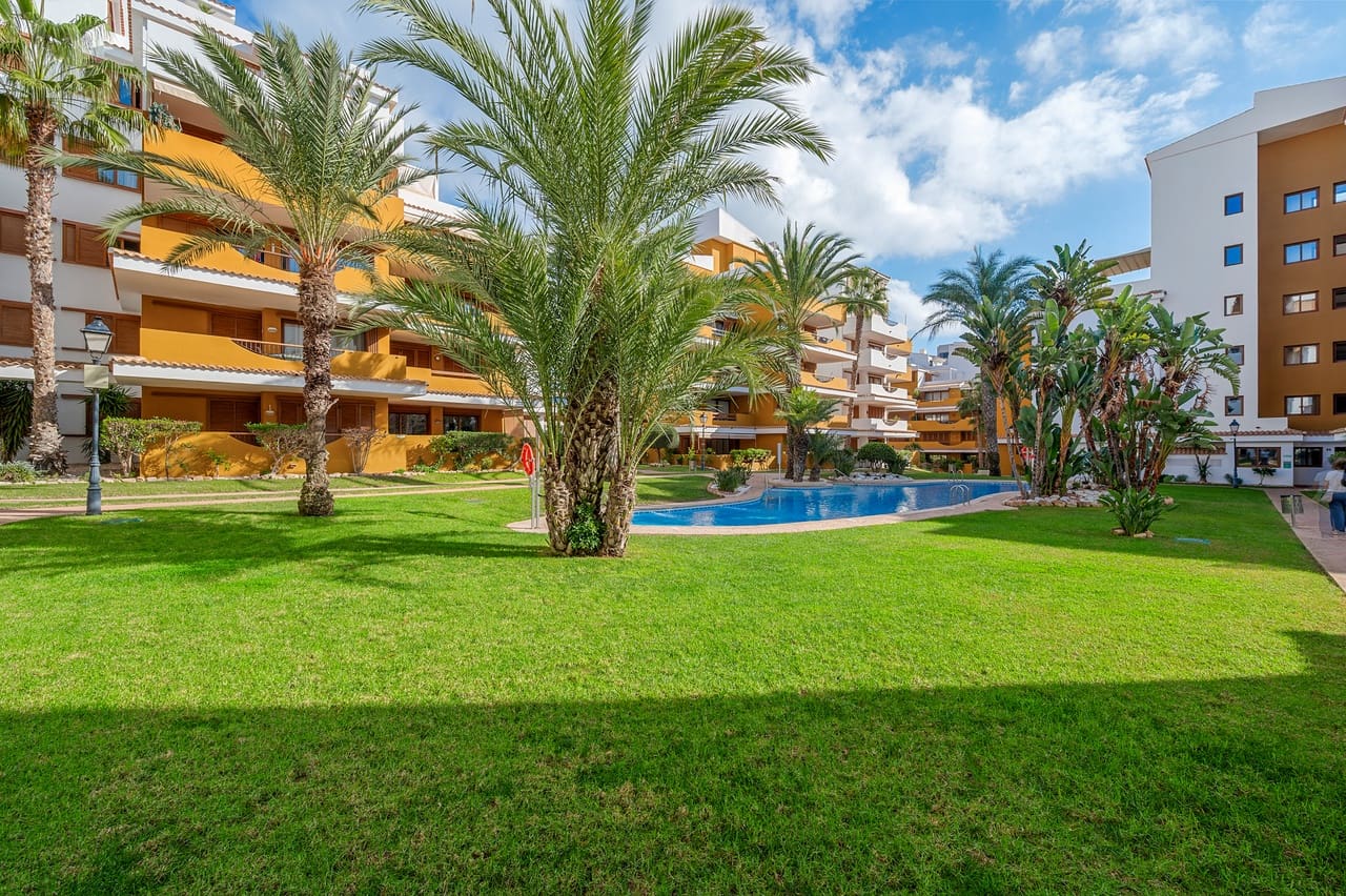 2 sovrum Lägenhet till salu i Orihuela Costa med pool garage - 340 000 € (Ref: 10186369)