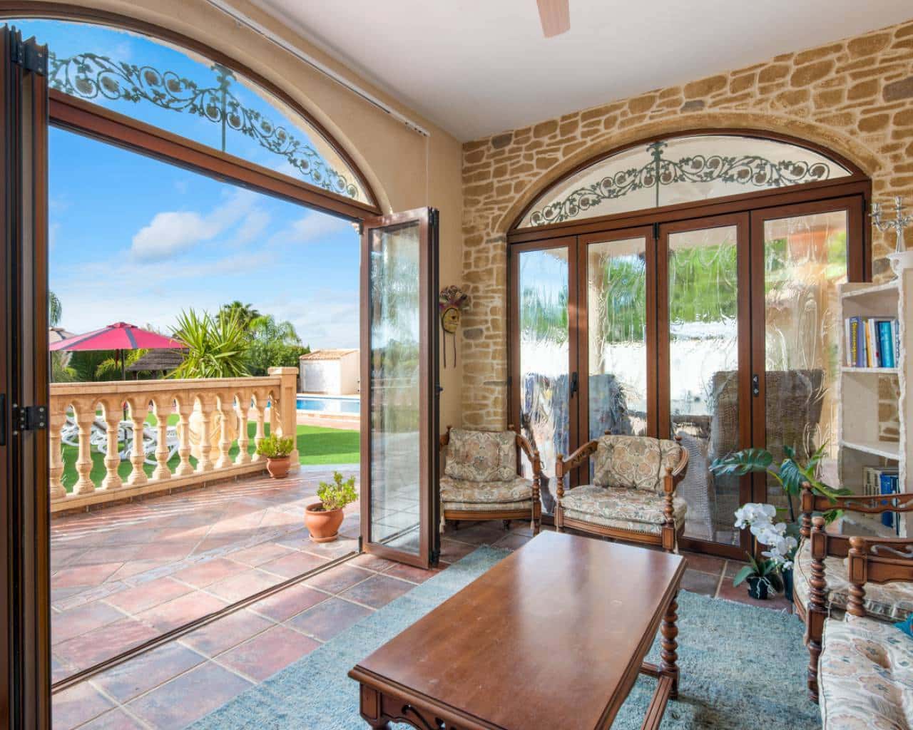 4 slaapkamer Villa te koop in Daya Vieja met zwembad - € 849.000 (Ref: 6709628)