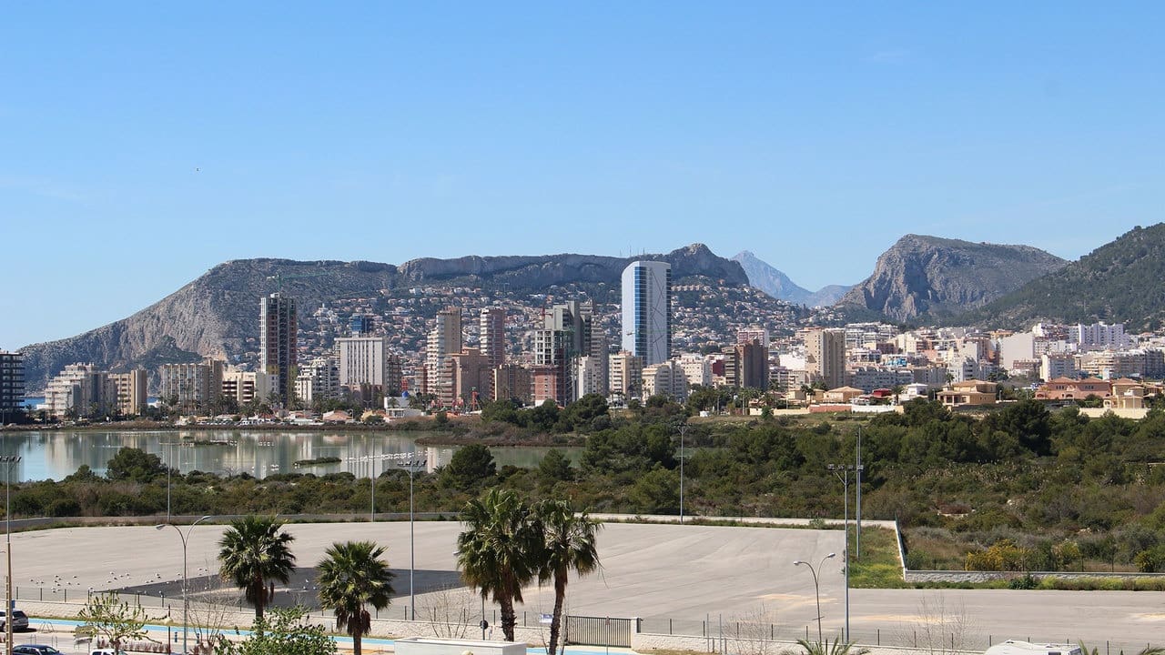 2 bedroom Apartment for sale in Calpe / Calp with pool - € 689,000 (Ref: 6918134)