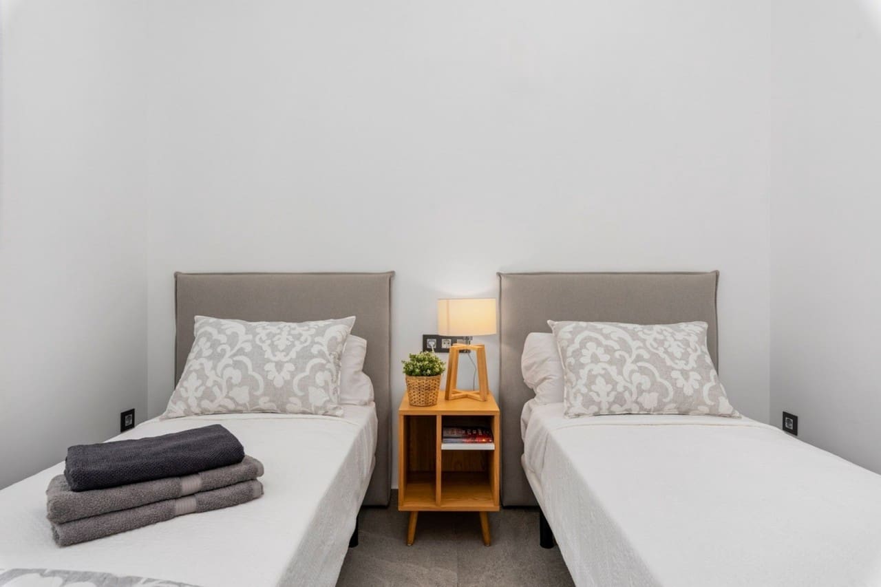 Chalet de 3 habitaciones en Guardamar del Segura en venta con piscina - 445.000 € (Ref: 7509425)