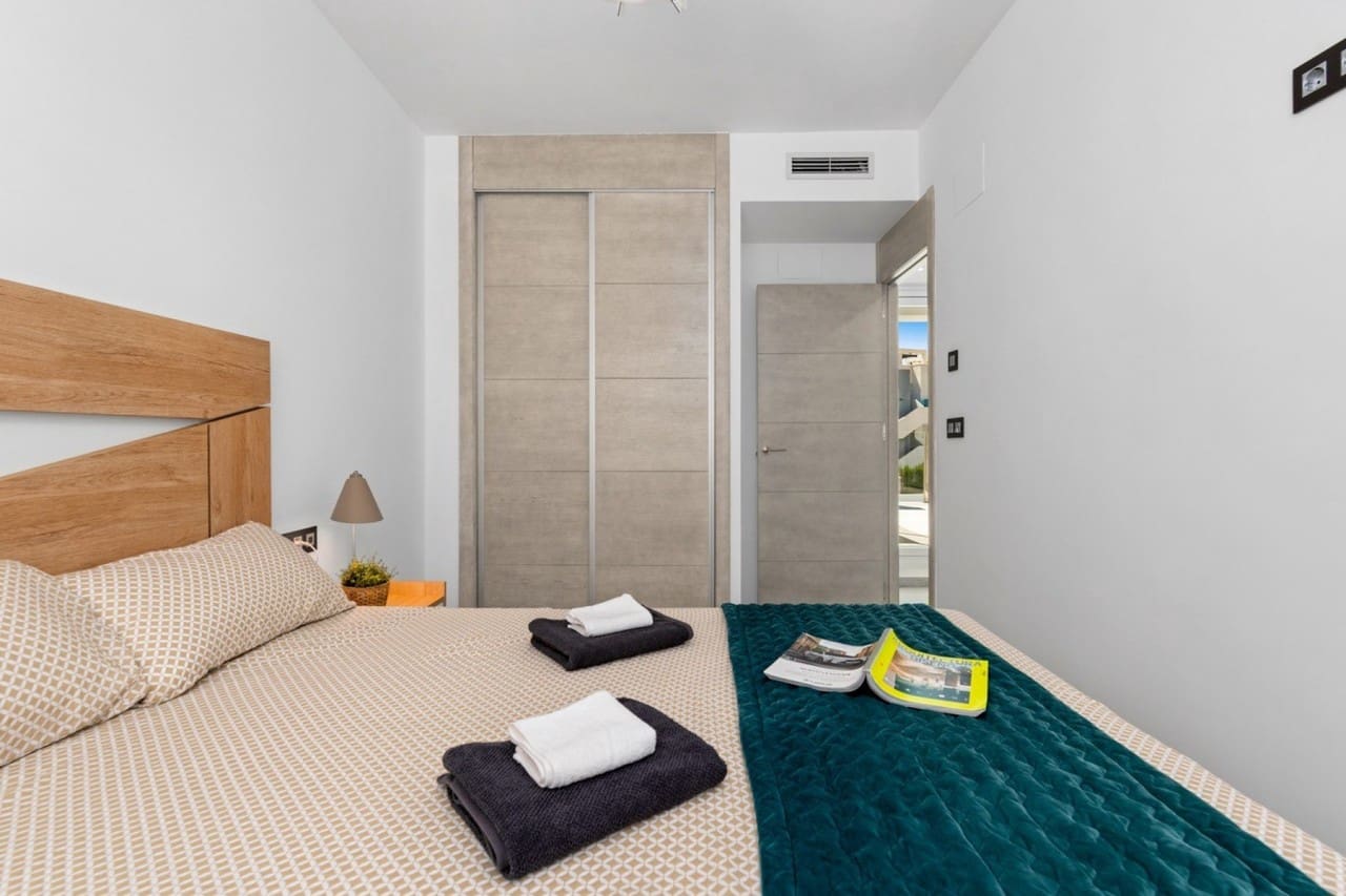 Chalet de 3 habitaciones en Guardamar del Segura en venta con piscina - 445.000 € (Ref: 7509425)