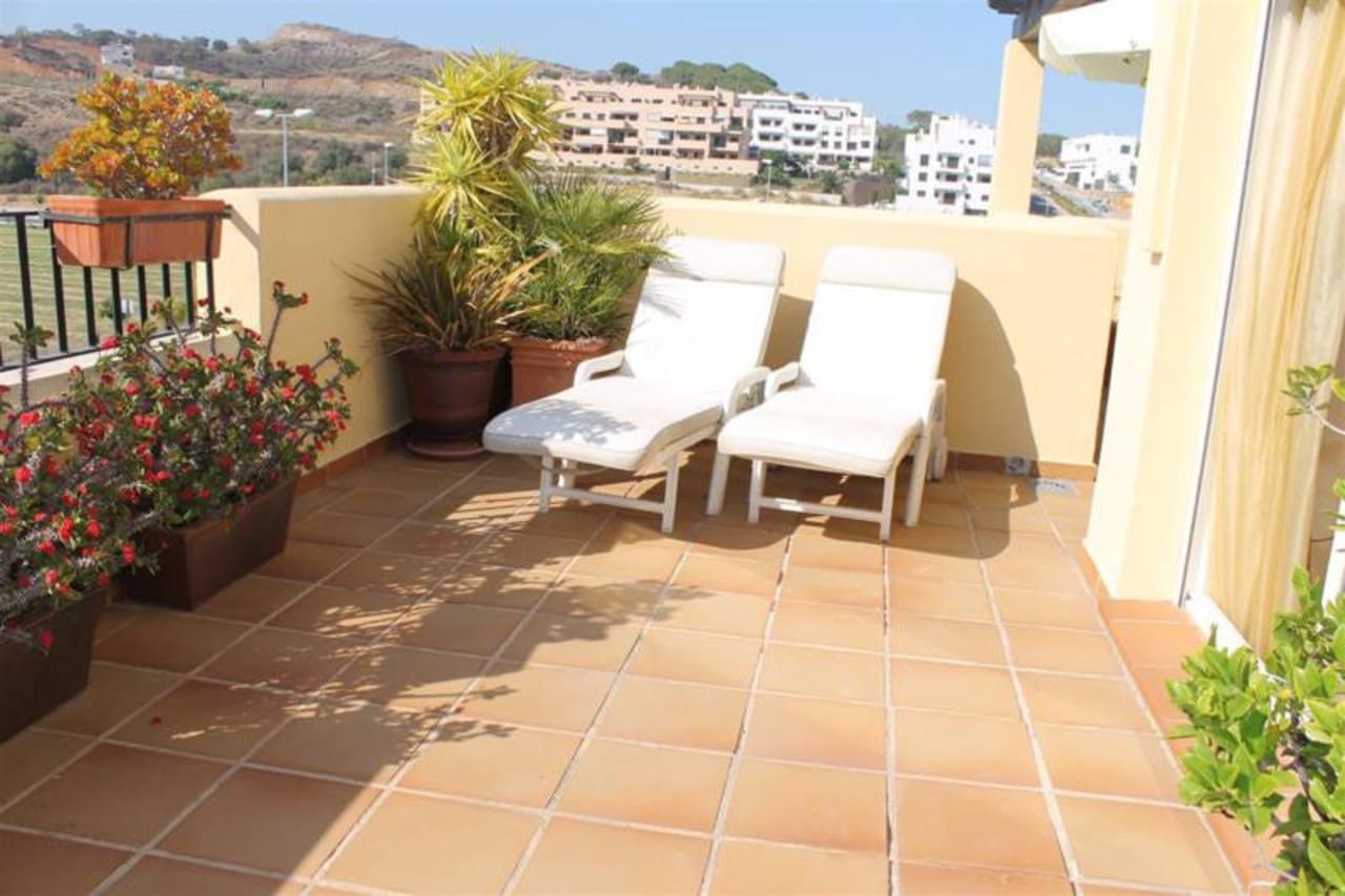 3 bedroom Apartment for sale in La Cala de Mijas, Mijas with pool €