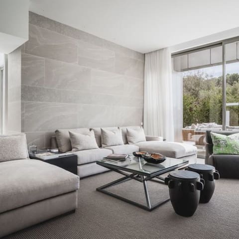 4 sypialnia Willa na sprzedaż w New Golden Mile, Estepona z basenem - 2 250 000 € (Ref: 7706727)