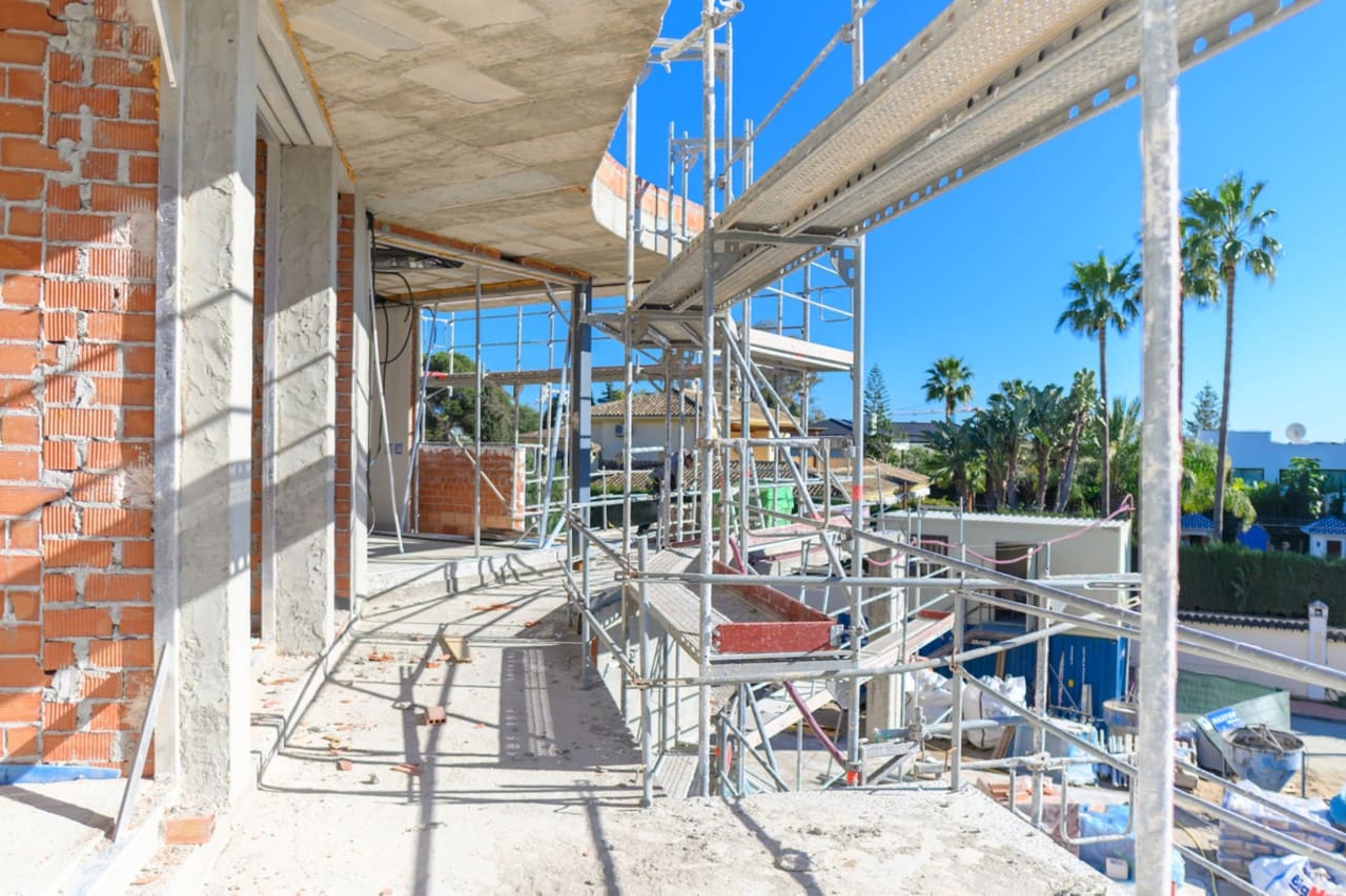 6 sypialnia Willa na sprzedaż w Marbella z basenem - 3 990 000 € (Ref: 7706778)