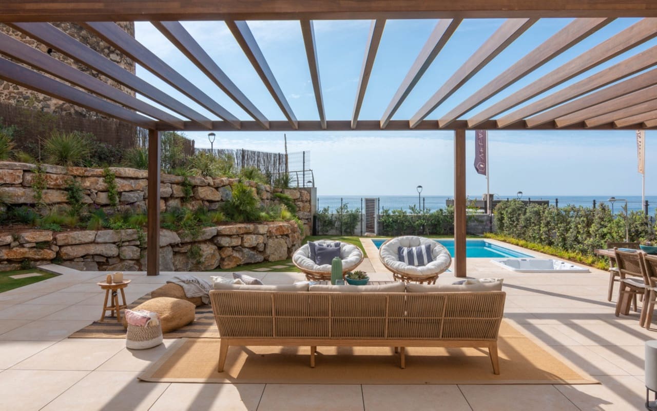 3 sovrum Lägenhet till salu i Estepona med pool - 1 190 000 € (Ref: 7706782)