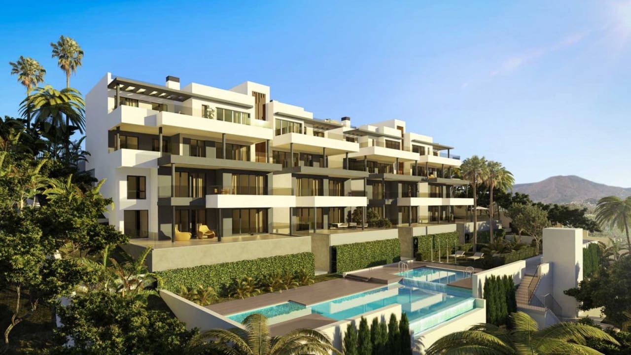 2 bedroom Apartment for sale in Estepona with pool - € 382,000 (Ref: 7706847)