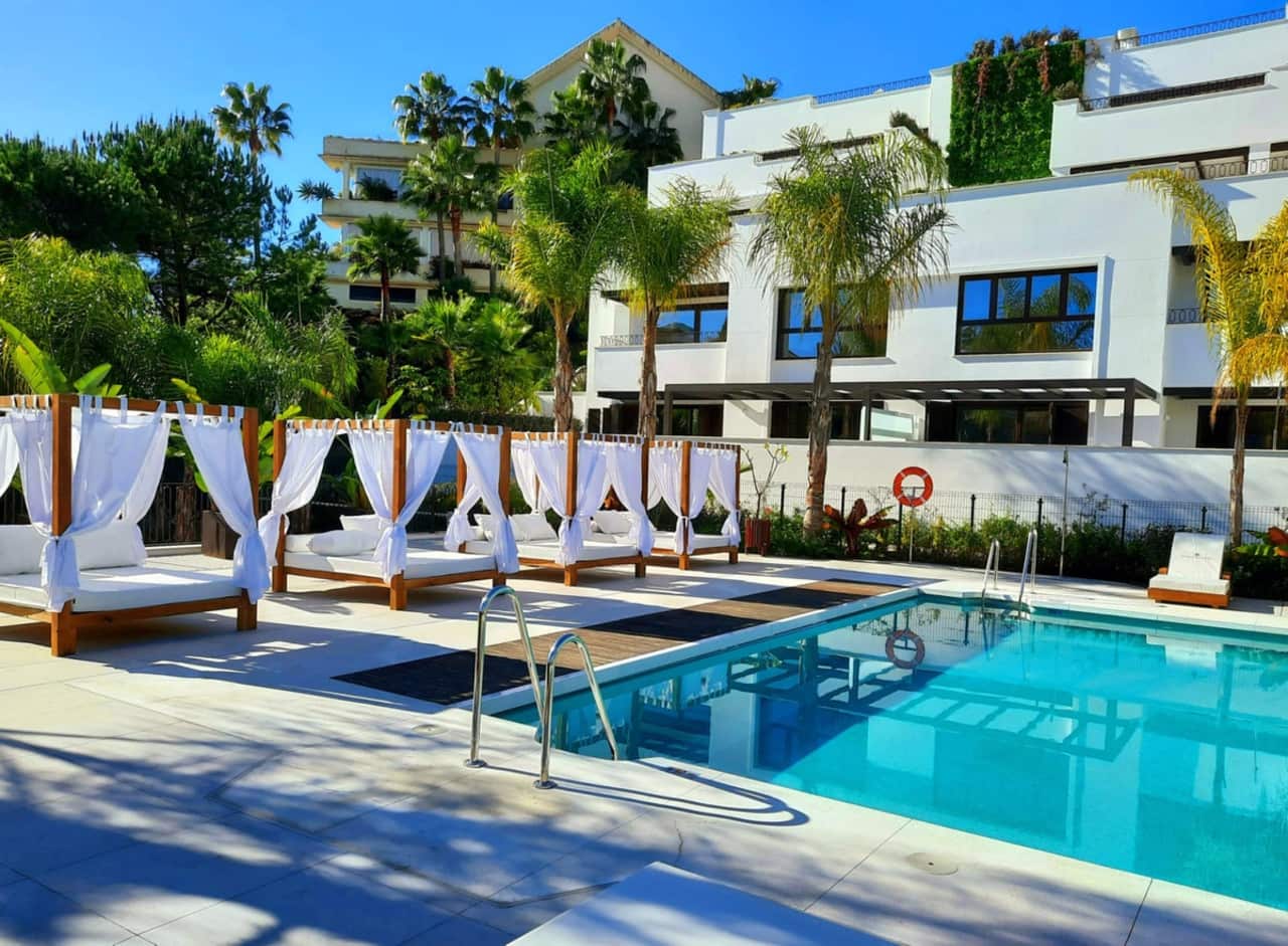 3 bedroom Apartment for sale in Marbella with pool - € 2,550,000 (Ref: 7706848)