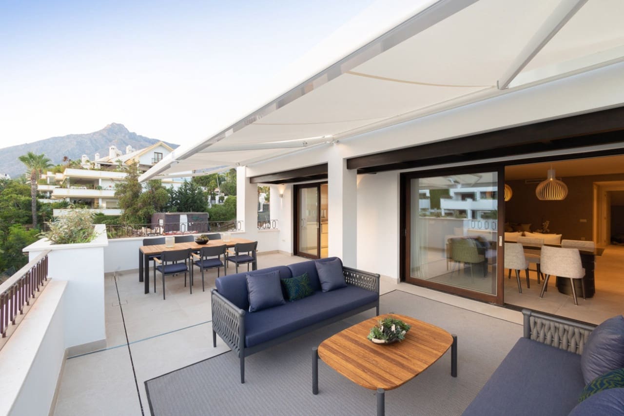 3 bedroom Apartment for sale in Marbella with pool - € 2,550,000 (Ref: 7706848)