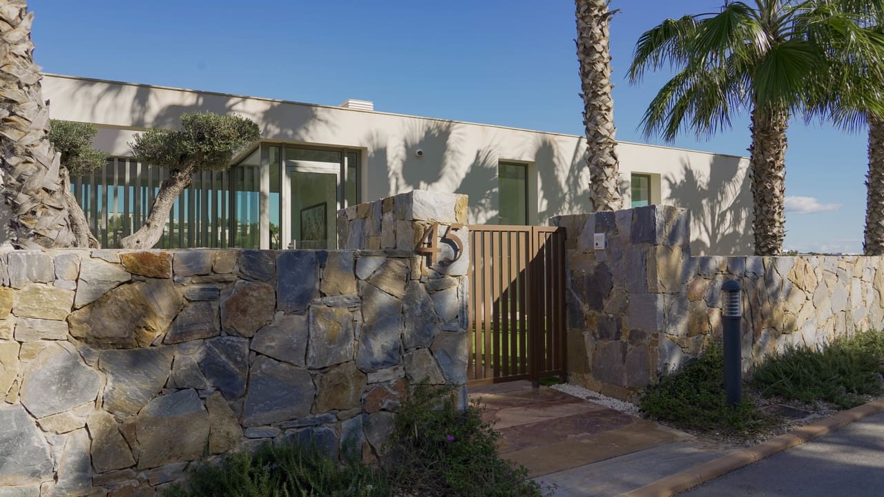 4 soveværelse Villa til salg i Las Colinas Golf med swimmingpool garage - € 1.830.000 (Ref: 7978079)