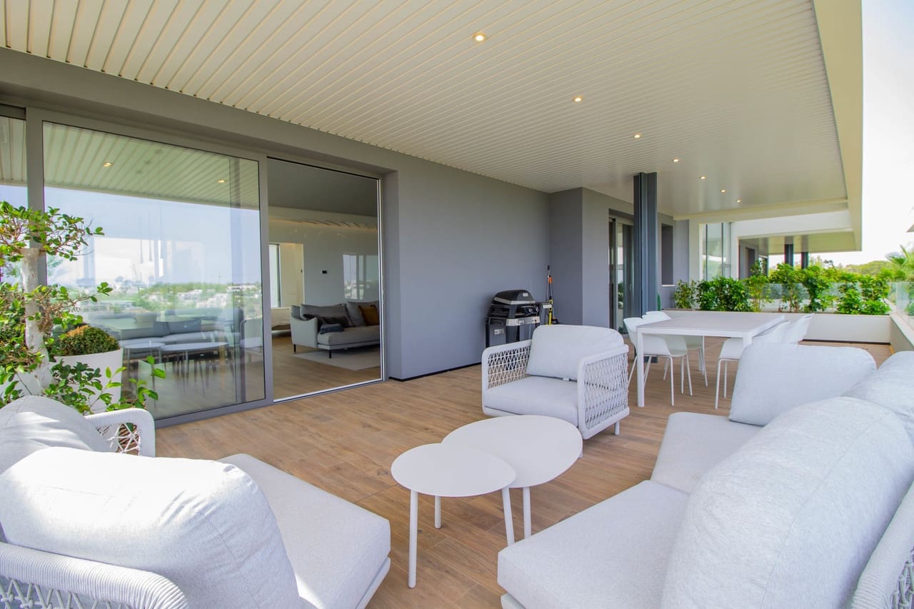 3 sovrum Lägenhet till salu i Las Colinas Golf med pool garage - 859 000 € (Ref: 8013696)