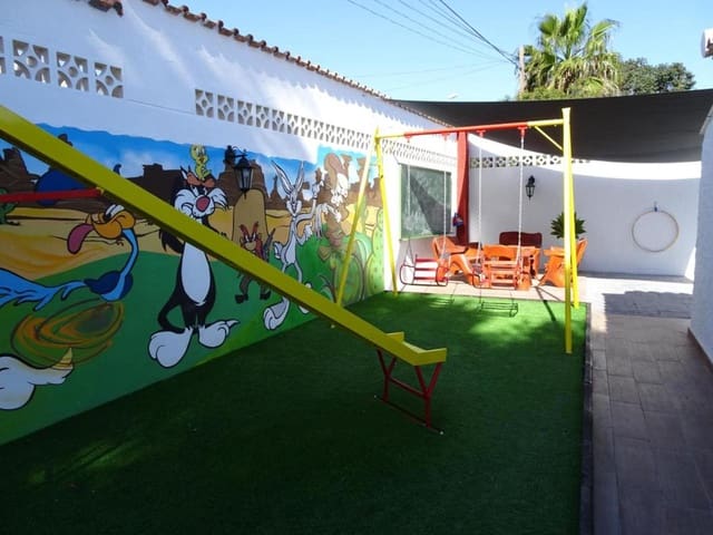 9 soveværelse Villa til salg i Cabo Roig, Orihuela med swimmingpool - € 670.000 (Ref: 8056424)