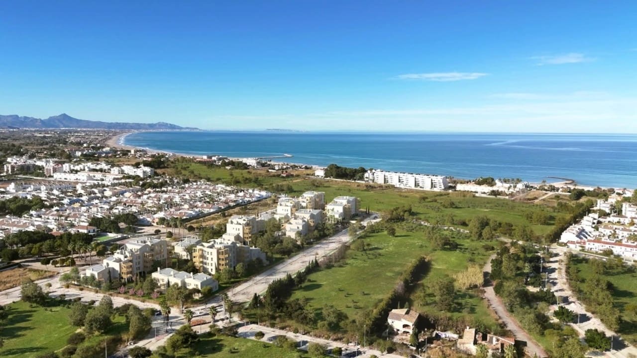 2 bedroom Townhouse for sale in Denia with pool garage - € 338,000 (Ref: 8110173)