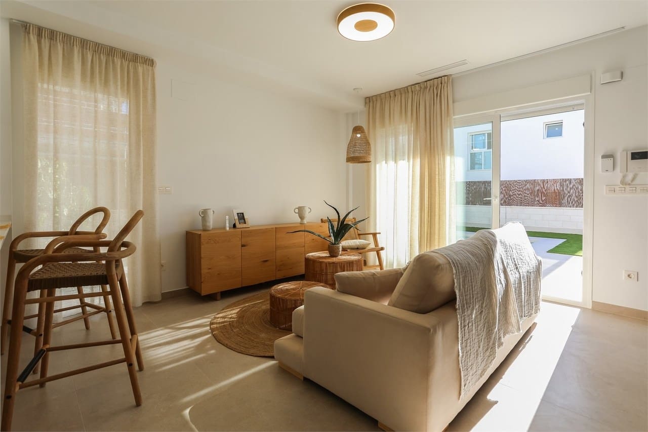 3 makuuhuone Huvila myytävänä paikassa Pilar de la Horadada mukana uima-altaan 
autotalli - 469 000 € (Ref: 8123269)