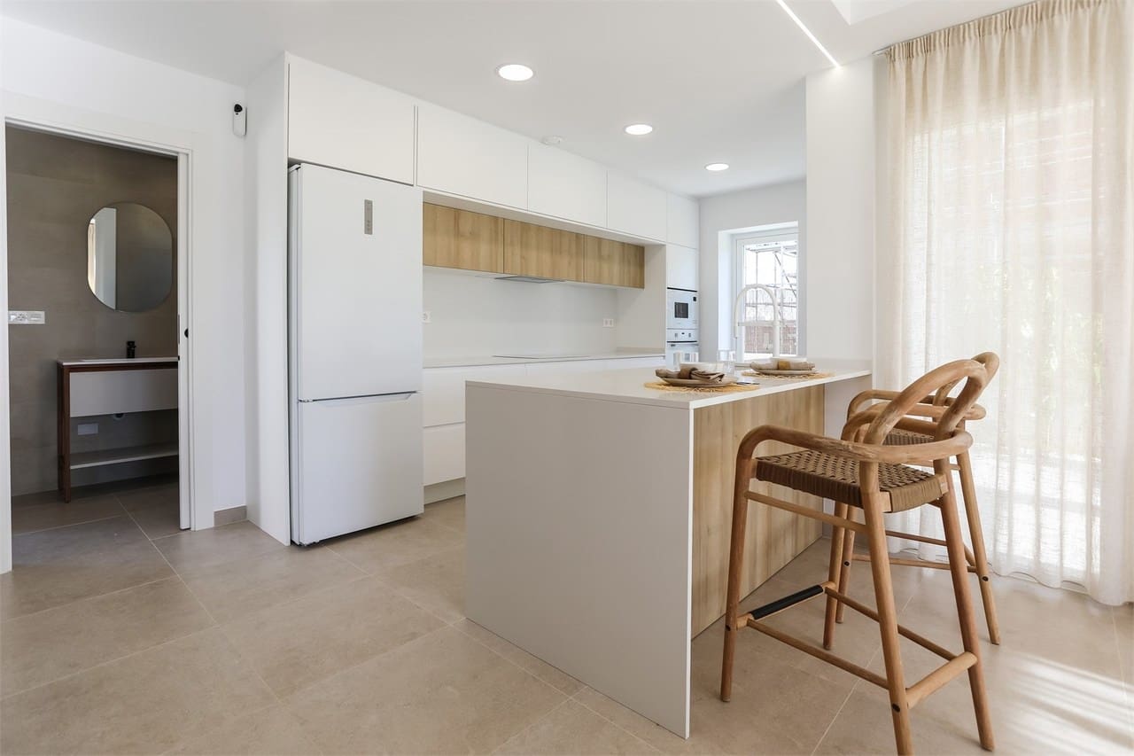 3 makuuhuone Huvila myytävänä paikassa Pilar de la Horadada mukana uima-altaan 
autotalli - 469 000 € (Ref: 8123269)