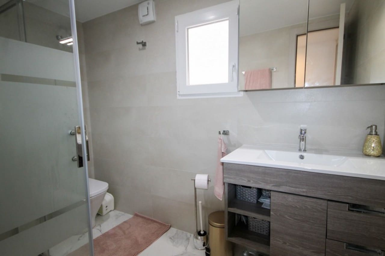 3 slaapkamer Villa te koop in Villamartin met zwembad garage - € 449.000 (Ref: 8188860)