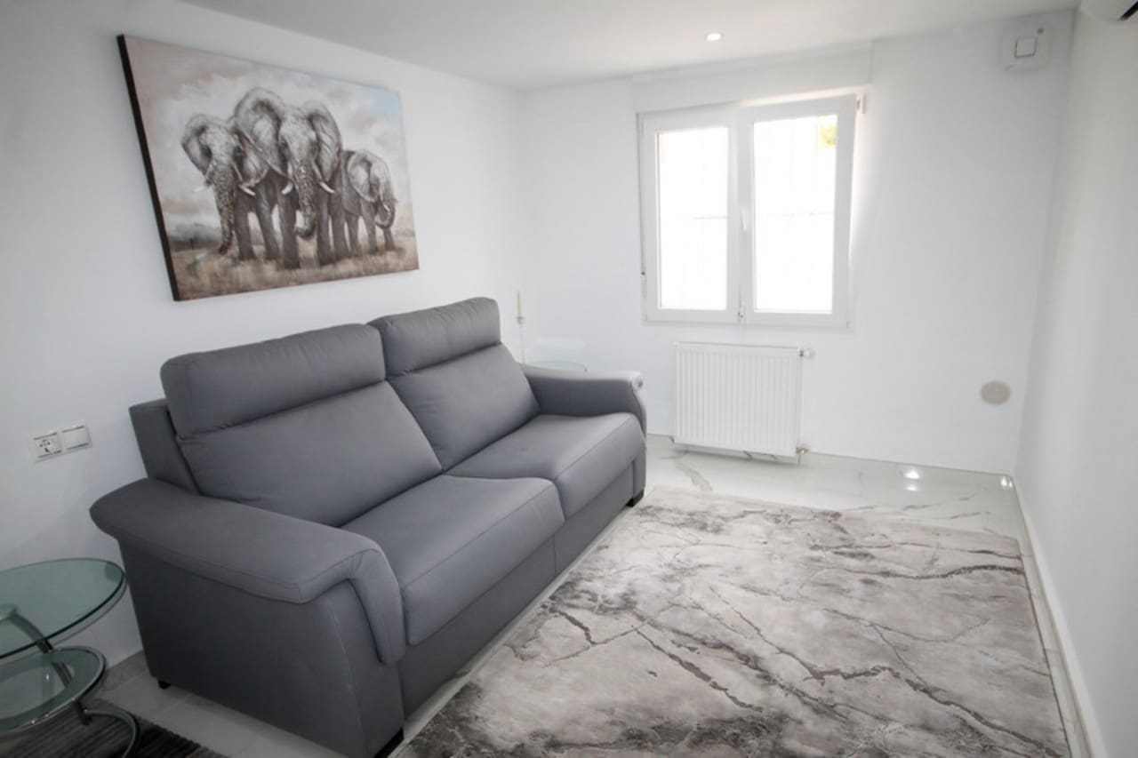 3 slaapkamer Villa te koop in Villamartin met zwembad garage - € 449.000 (Ref: 8188860)