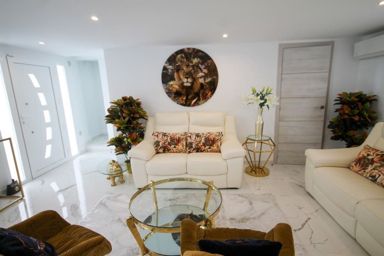 3 slaapkamer Villa te koop in Villamartin met zwembad garage - € 449.000 (Ref: 8188860)