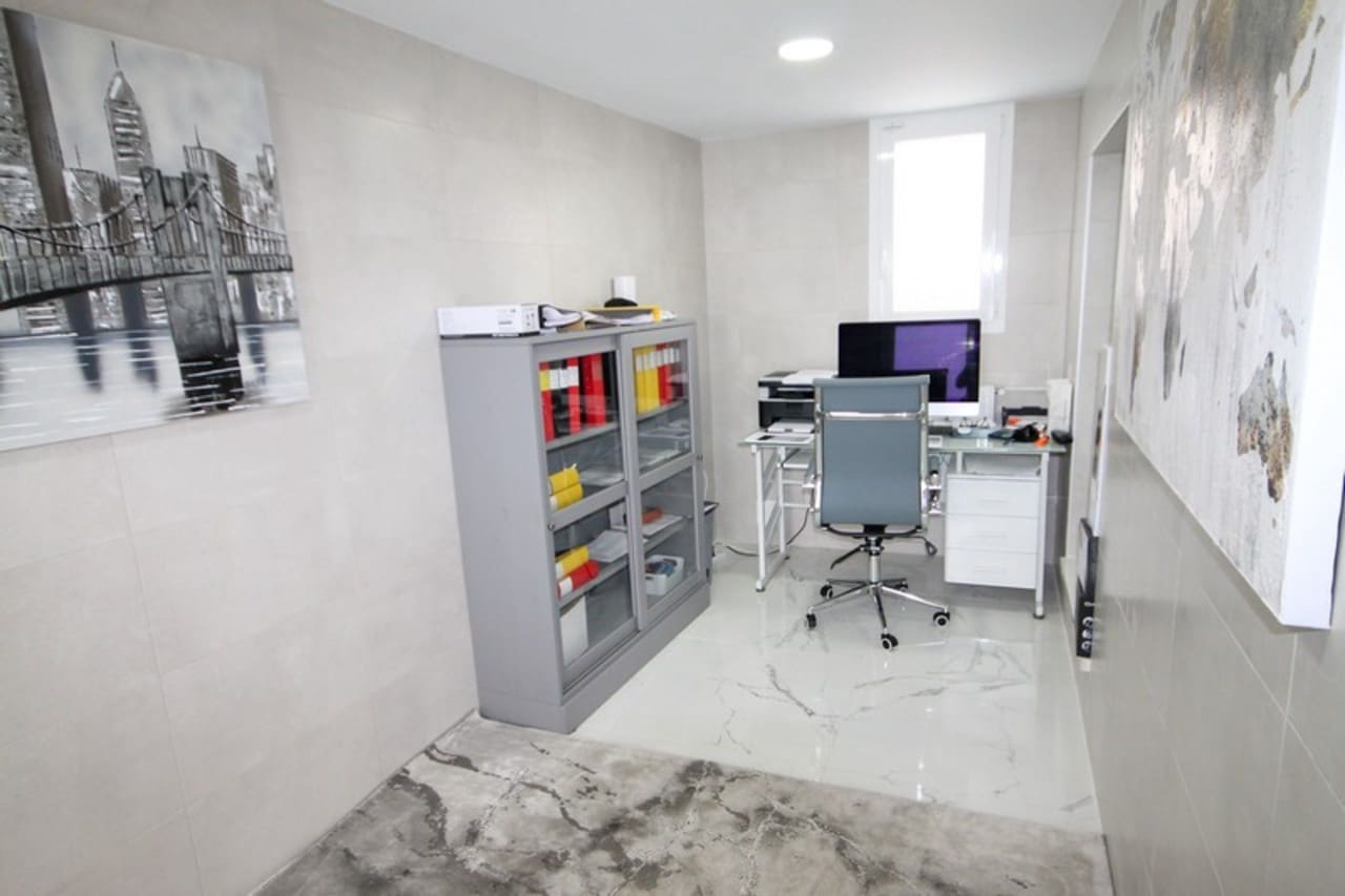 3 slaapkamer Villa te koop in Villamartin met zwembad garage - € 449.000 (Ref: 8188860)