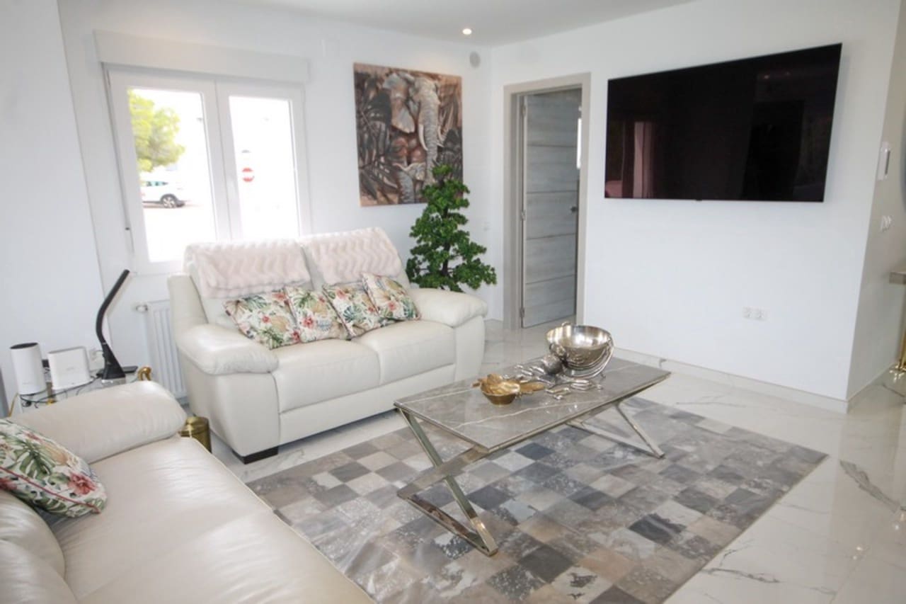 3 slaapkamer Villa te koop in Villamartin met zwembad garage - € 449.000 (Ref: 8188860)