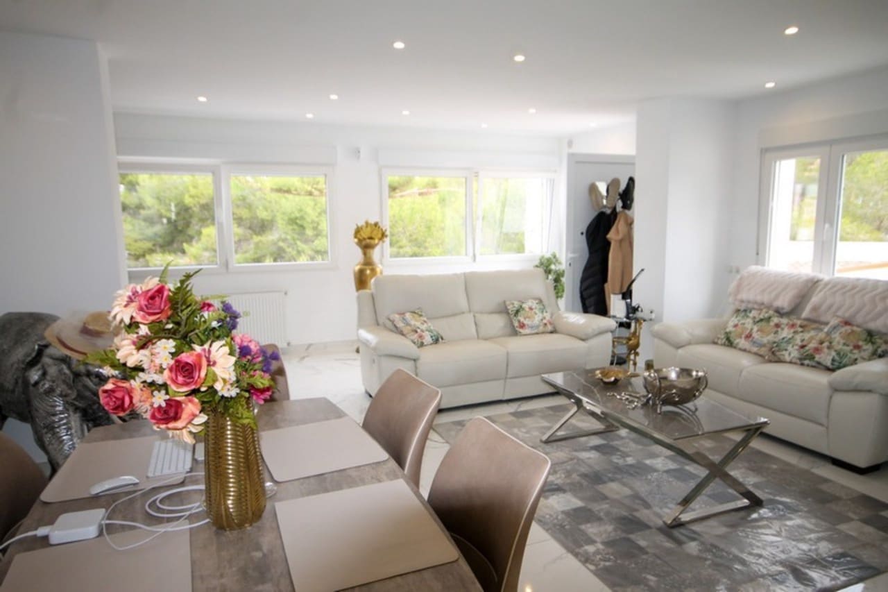 3 slaapkamer Villa te koop in Villamartin met zwembad garage - € 449.000 (Ref: 8188860)