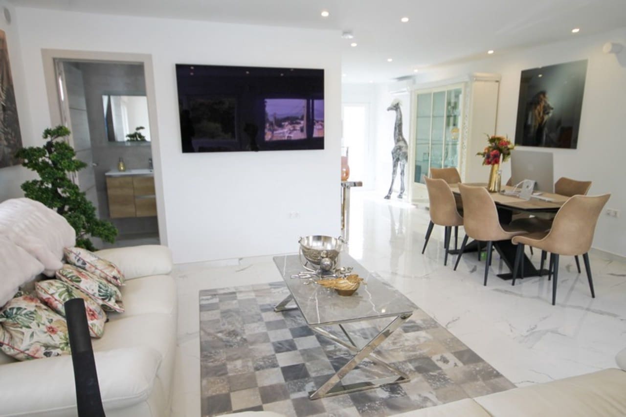 3 slaapkamer Villa te koop in Villamartin met zwembad garage - € 449.000 (Ref: 8188860)