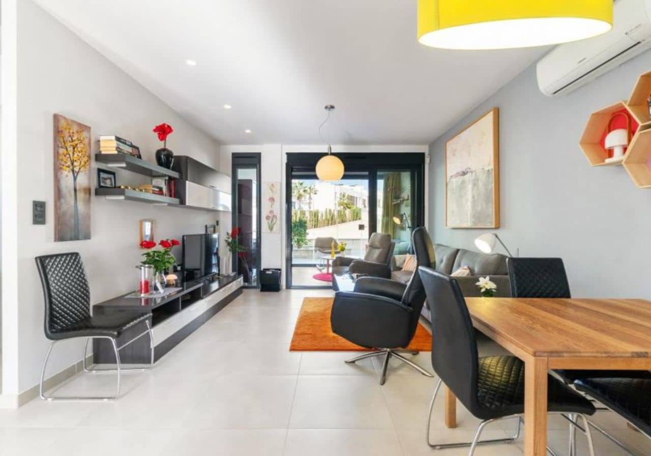 2 chambre Appartement à vendre à Torrevieja avec piscine - 285 000 € (Ref: 8249770)