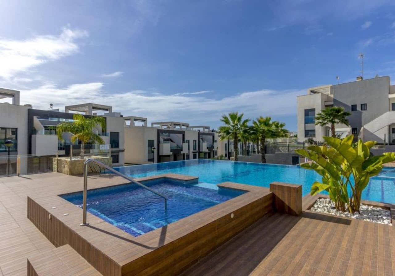 2 chambre Appartement à vendre à Torrevieja avec piscine - 285 000 € (Ref: 8249770)