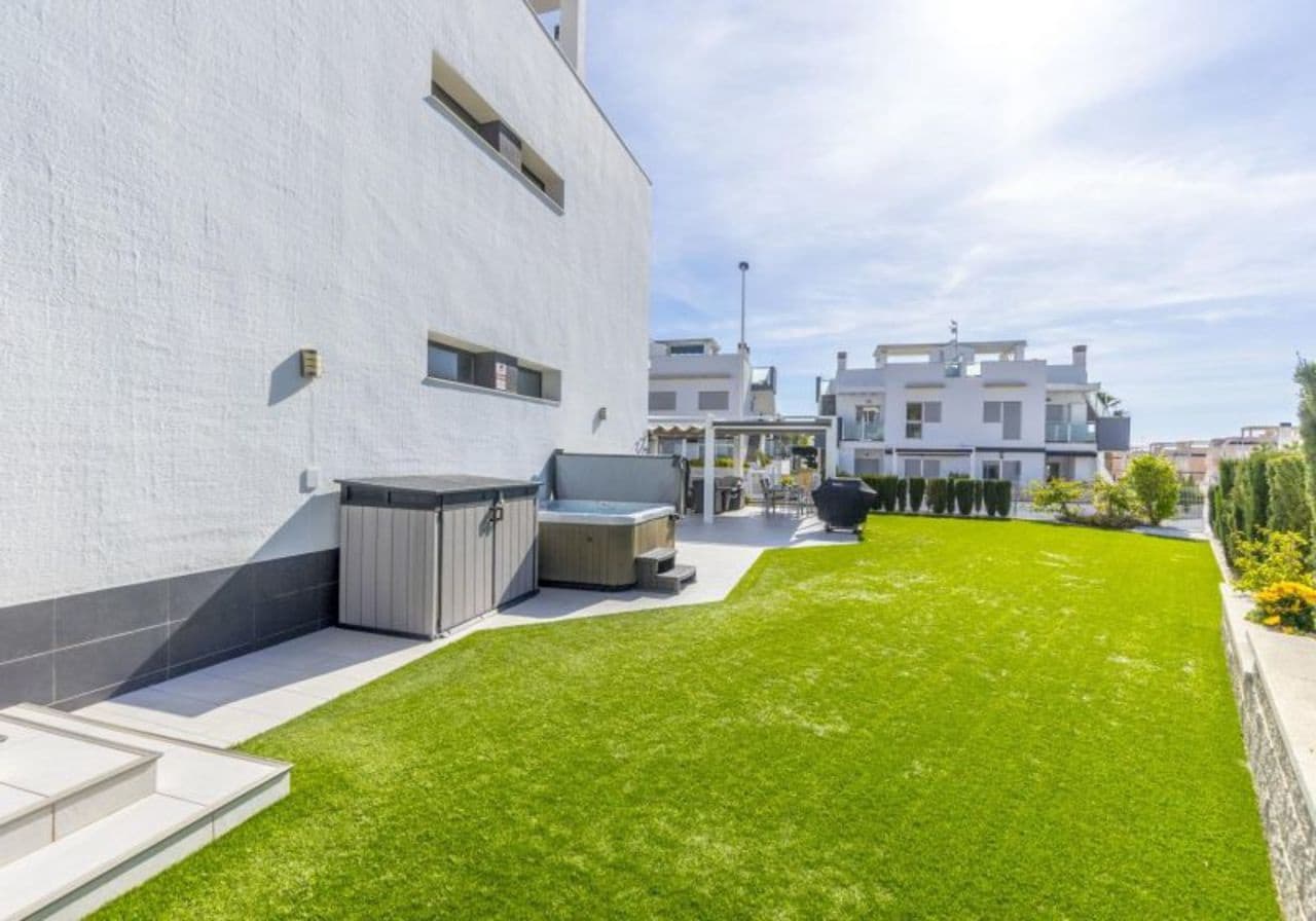 2 chambre Appartement à vendre à Torrevieja avec piscine - 285 000 € (Ref: 8249770)