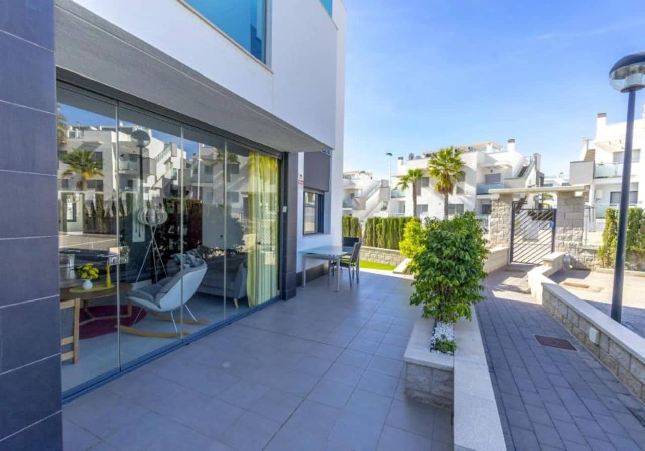 2 chambre Appartement à vendre à Torrevieja avec piscine - 285 000 € (Ref: 8249770)