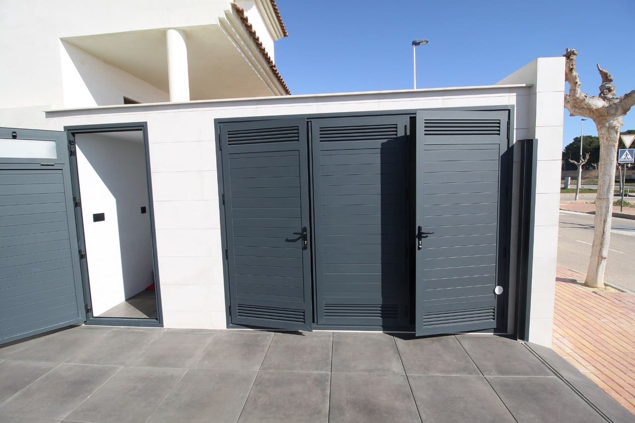 4 slaapkamer Villa te koop in San Pedro del Pinatar met zwembad garage - € 480.000 (Ref: 8249818)