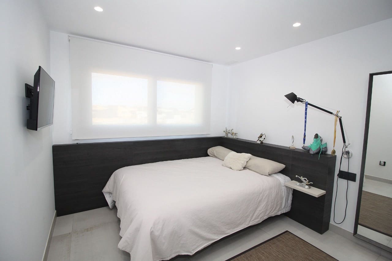 4 slaapkamer Villa te koop in San Pedro del Pinatar met zwembad garage - € 480.000 (Ref: 8249818)