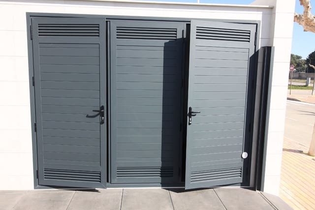 4 slaapkamer Villa te koop in San Pedro del Pinatar ciudad, San Pedro del Pinatar met zwembad garage - € 480.000 (Ref: 8249818)