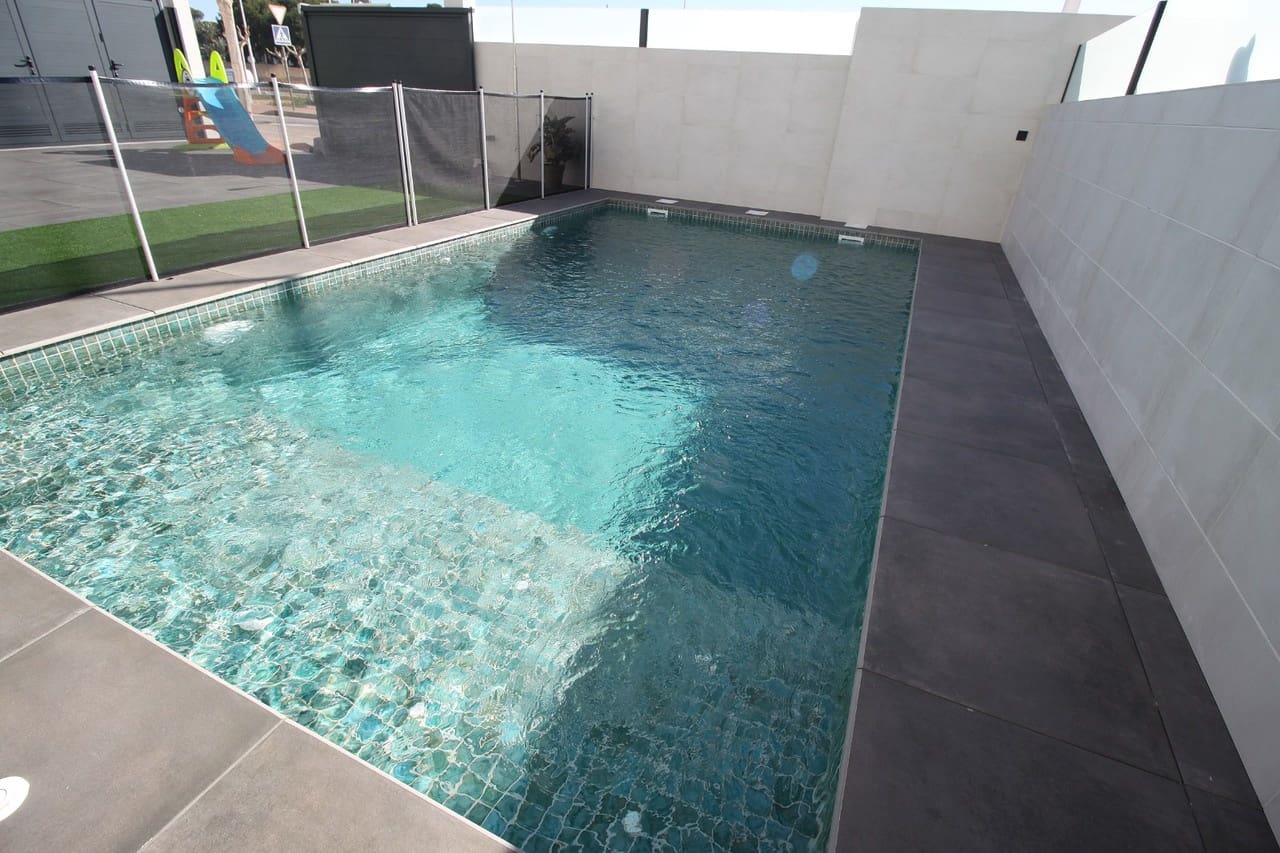 4 slaapkamer Villa te koop in San Pedro del Pinatar met zwembad garage - € 480.000 (Ref: 8249818)