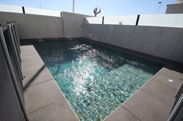 4 slaapkamer Villa te koop in San Pedro del Pinatar ciudad, San Pedro del Pinatar met zwembad garage - € 480.000 (Ref: 8249818)