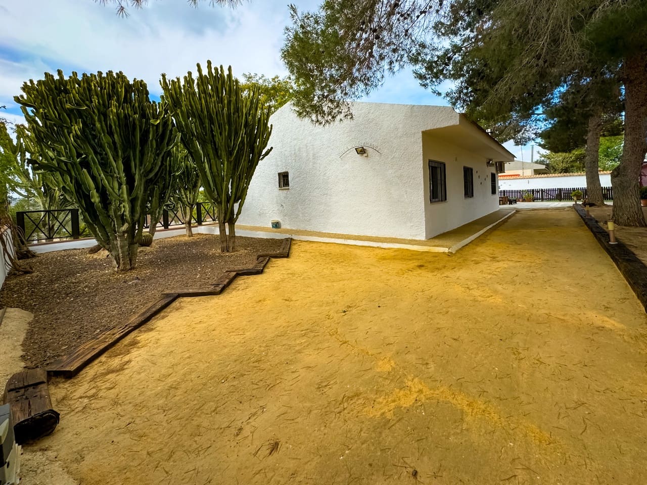 5 soveværelse Finca/Landehus til salg i Canada de San Pedro med swimmingpool garage - € 299.000 (Ref: 8373104)