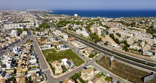 3 slaapkamer Villa te koop in La Zenia, Orihuela met zwembad garage - € 1.490.000 (Ref: 8411663)