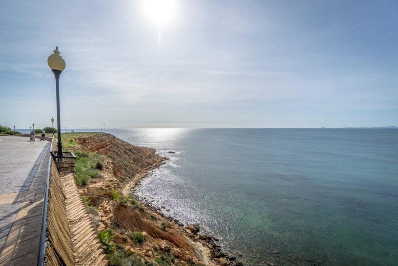 3 soveværelse Lejlighed til salg i Campoamor med swimmingpool garage - € 239.000 (Ref: 8446454)