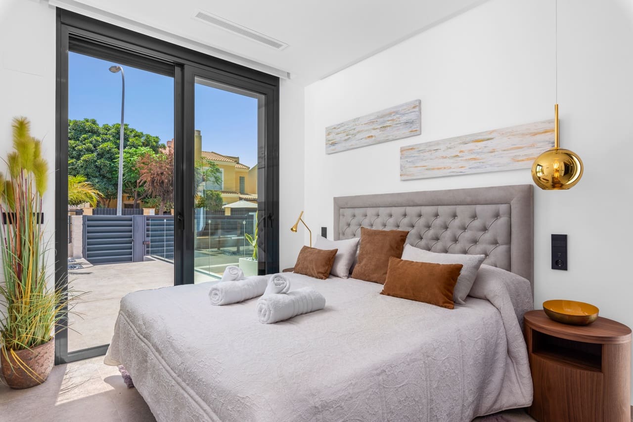 4 soveværelse Villa til salg i El Campello med swimmingpool - € 1.390.000 (Ref: 8475043)