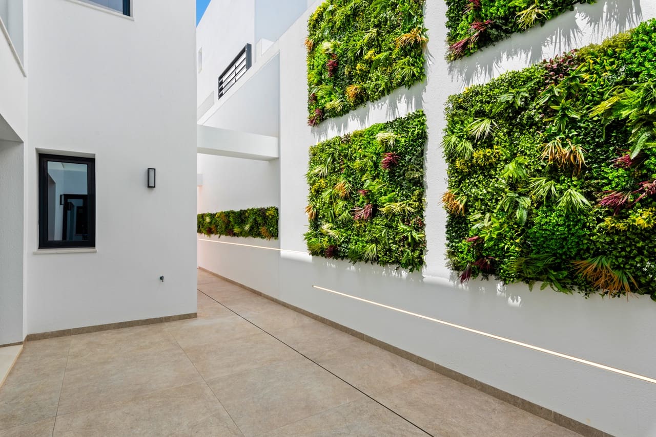 4 soveværelse Villa til salg i El Campello med swimmingpool - € 1.390.000 (Ref: 8475043)