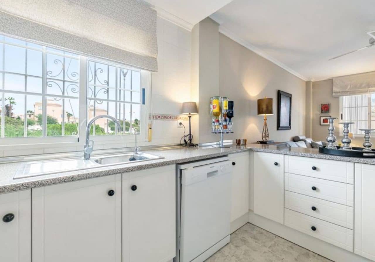 3 soverom Leilighet til salgs i Torrevieja med svømmebasseng - € 215 000 (Ref: 8508795)