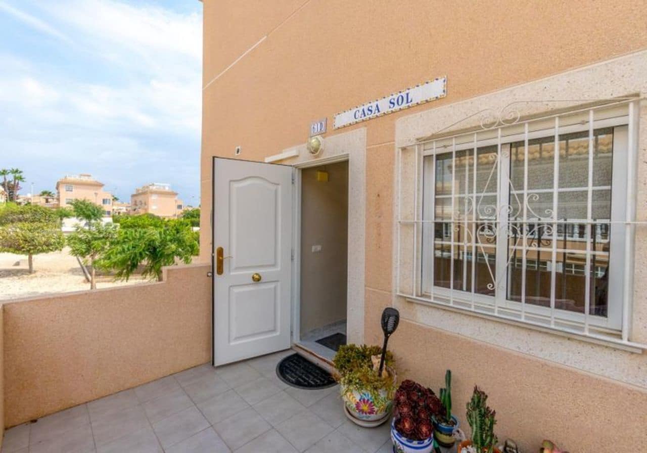 3 soverom Leilighet til salgs i Torrevieja med svømmebasseng - € 215 000 (Ref: 8508795)
