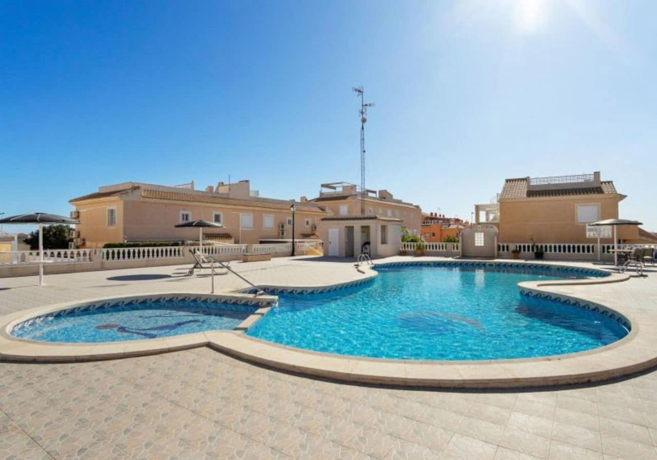 3 soverom Leilighet til salgs i Torrevieja med svømmebasseng - € 215 000 (Ref: 8508795)