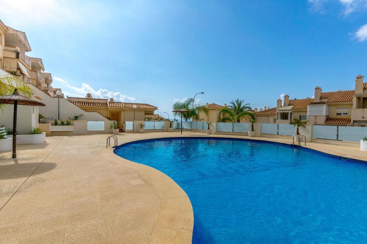 2 slaapkamer Appartement te koop in Cabo Roig met zwembad - € 245.000 (Ref: 8510036)