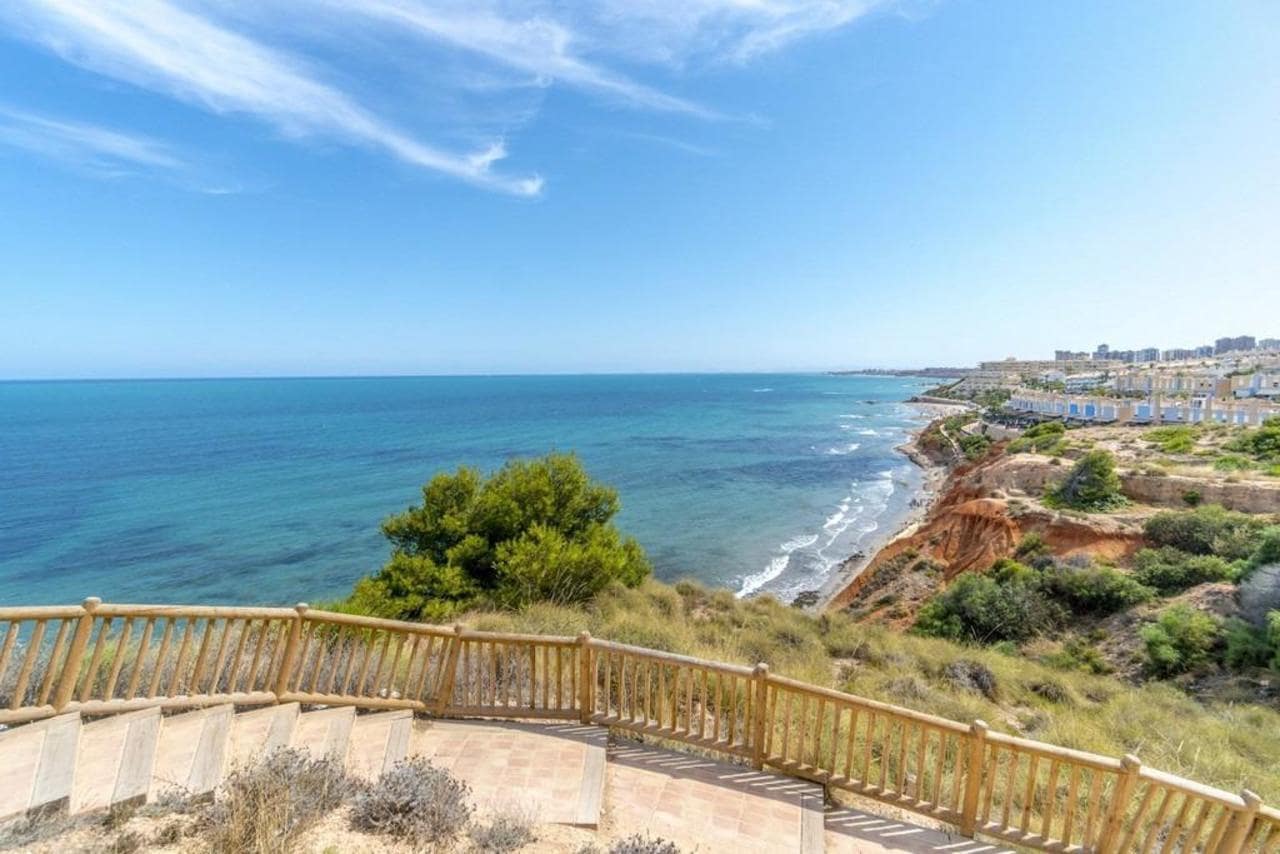 2 slaapkamer Appartement te koop in Cabo Roig met zwembad - € 245.000 (Ref: 8510036)