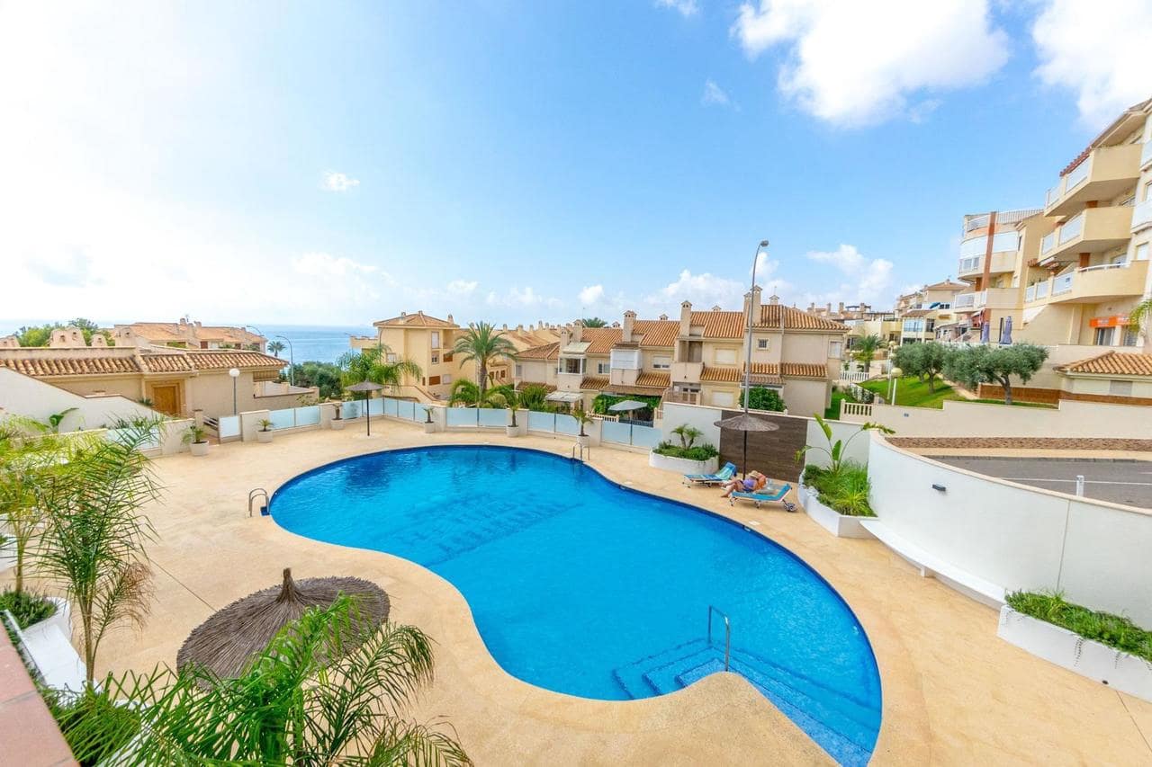 2 slaapkamer Appartement te koop in Cabo Roig met zwembad - € 245.000 (Ref: 8510036)