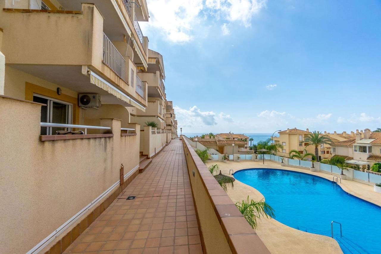 2 slaapkamer Appartement te koop in Cabo Roig met zwembad - € 245.000 (Ref: 8510036)