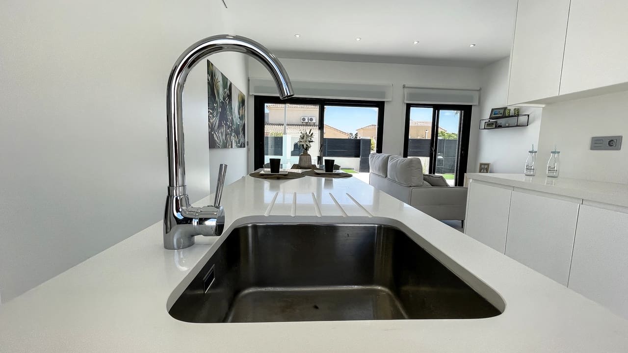 3 bedroom Villa for sale in Pinar de Campoverde with pool garage - € 422,500 (Ref: 8556615)